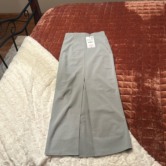 Zara Sea Green stretch midi skirt - Picture 3 of 3